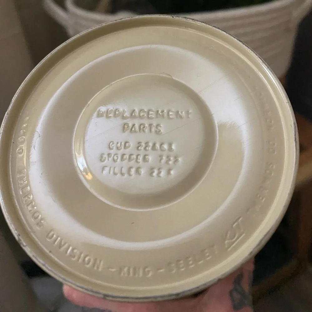 Vintage Thermos bottle - Picture 9 of 16